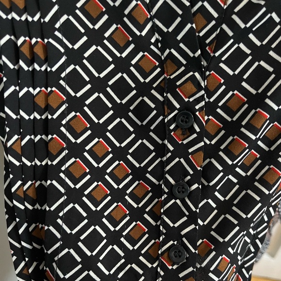 Beautiful lightweight tunic with tie belt, buttons and collar - Picture 5 of 8